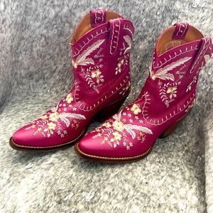 Women’s Pink Cowboy Boots